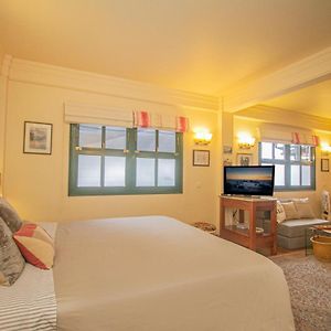 Honeymoon King Suite